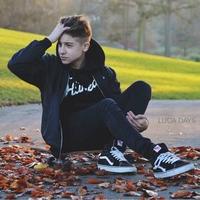B (@nedenuykumyok) 's Twitter Profile