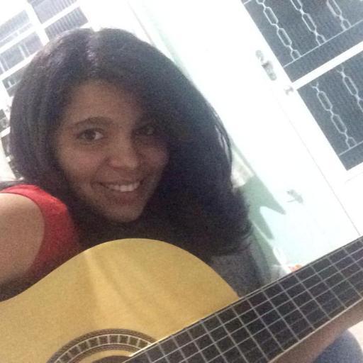 Casada, mãe, trabalha e ama marketing, gosta de Rock e MPB, vidrada em the big bang theory, feliz :D