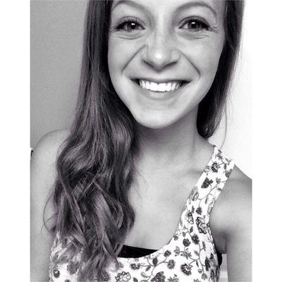 emilyyyylo's profile picture. tomorrow is no place to place your better days ☮