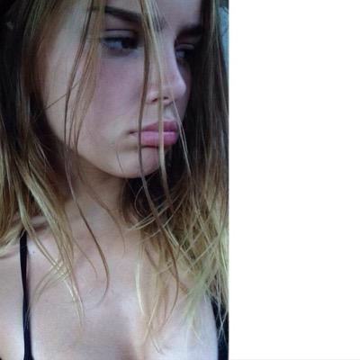 jennawrpgunt's profile picture. im oval vodka ur burnett's vodka.