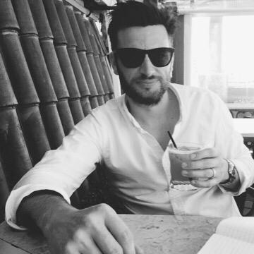 simboben's profile picture. Music, Travel & Adventure CEO @easol_