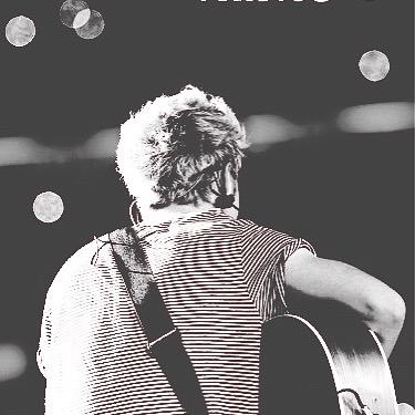 DONT FOLLOW ME !! FOLLOW @sparklyniail PLS ! TURN ON HER NOTIFS