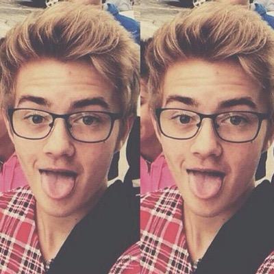 jack johnson is my love and life and i love him so much. @JackJackJohnson ❤️
