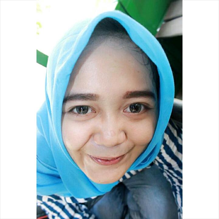 khomalasari's profile picture. 