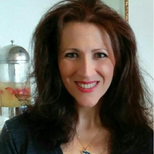 ItaliaGandolfo's profile picture. Formerly with CAA, currently a literary manager.