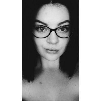 sizzemylizze's profile picture. Summer lover