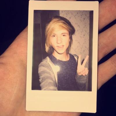 welovekylehall's profile picture. this account is to show how much we love and support @KyleDavidHall. #kyeforce unite!
