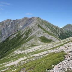 南アルプスの高い山と深い谷で、自立した登山者が育まれてきました。リニア新幹線の工事により、その自然が失われるのを傍観できないと立ち上げた、山を愛する有志の会です。登山者アピールへの賛同署名は3912筆集まりました。リーフレットを配布中。メール tozansyarinia@gmail.com