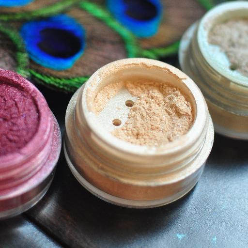 Handmade mineral makeup. Join our FB group here: https://t.co/zmGhdxR5GX
Photos courtesy of Sheila Arkee.