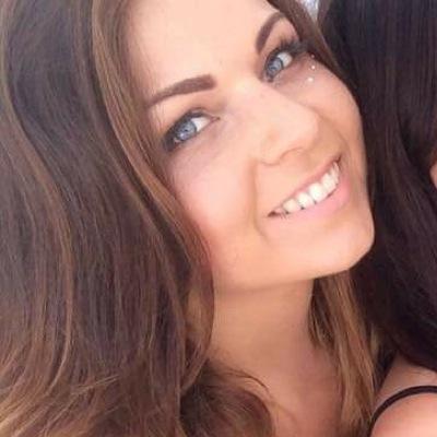 lauren_bill's profile picture. 28 / Giftware Designer / Sheffield
She’s mad but she’s magic
There’s no lie in her fire