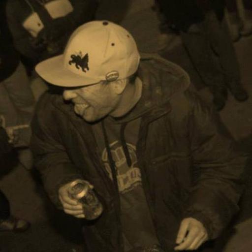 MC, DJ/Selectah , Compositor, Escritor, Poeta. 
Ta tudo a pampa,Graças a JAH!!!

https://t.co/dJzIYX11lE