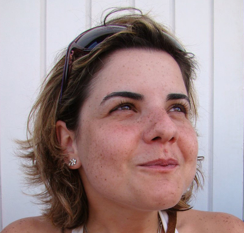 moguimaraes's profile picture. Jornalista e aleatória, brincando de arquitetura de informação, marketing digital e conteúdo web.