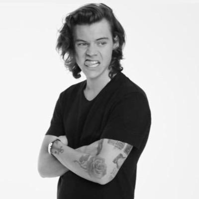 strawlarryswirl's profile picture. :-)