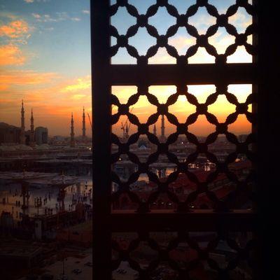 zeebahh's profile picture.