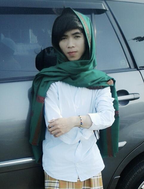 The official twitter of aizrhizky. Iam smart, happy, humoris, romantic & Funny boy ^.^ . Like to mention, RT & fren. pin: 56D5F96F
