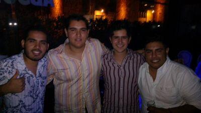 Checo19at's profile picture. Si borras tus errores, borras tu pasado y de paso estás borrando la sabiduría que puede servir para tu presente.