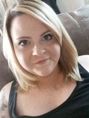 mikalacurren's profile picture. 