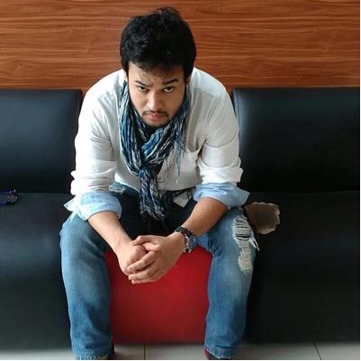 foodie,lover,Dreamer,chatterbox,downtown boy https://t.co/oga031pa6x https://t.co/FqLFz0hYA8 Snapchat jitutherockstar
