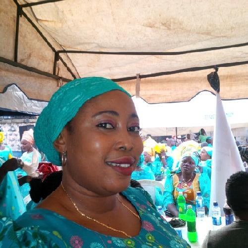 yinkaf1975's profile picture. Graduate and. Married