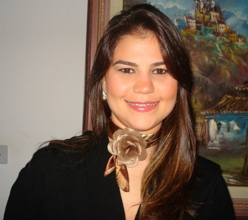 Jornalista, especialista em Assessoria de Comunicação e Marketing Empresarial. Desbravadora de boas histórias. 😚