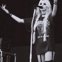 lilly (@w0rthlessashell) 's Twitter Profile