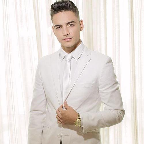 Vamos A Hacer Que La Maluma Family Cresca Mas....Tu Malumaniatica O Malumaniatico Si Estas Leyendo Esto dale Sigueme Asi Apoyaremos todos A  @maluma