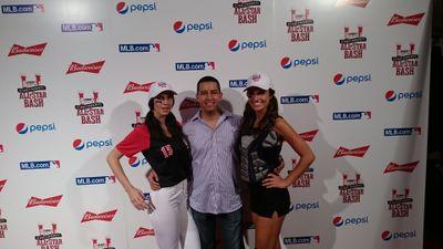 cristsanz's profile picture. Ingeniero Electrónico especialista en seguridad contra incendios, gadget-maníaco, Sony-adicto y más sedentario de lo que quisiera ser. Enamorado de la vida.