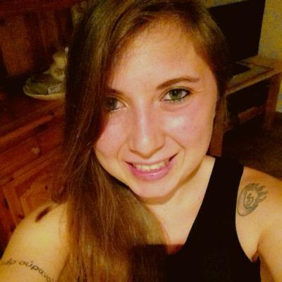 valesagni's profile picture. ~ soon to be author for Giunti Editore 🖋aspiring writer & story editor. total nerd, obviously 🤓 ~