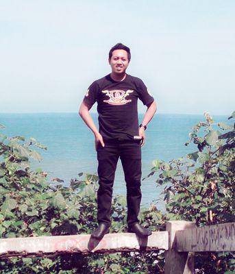 lukmansibontot's profile picture. lets follow dude