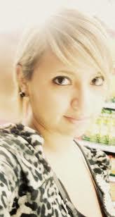 yesluiza272's profile picture. A veces tenemosrque aceptar que hay personas que secquedan en nuestro corazon, aunque no se queden en nuestra vida.