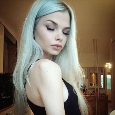 meu twitter é o @nofoodthinspo porem não consigo tweetar nada lá, sigam aqui amrs