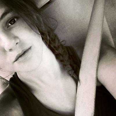 2a5a1b2d9391462's profile picture. I'm a country girl
I'm 15
if you mess with the bull you get the horn 
also a follow for a follow