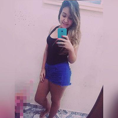 Corpo de mulher, rostinho de menina, linda arrumada e cheirosa faz qualquer vagabundo entrar na linha..