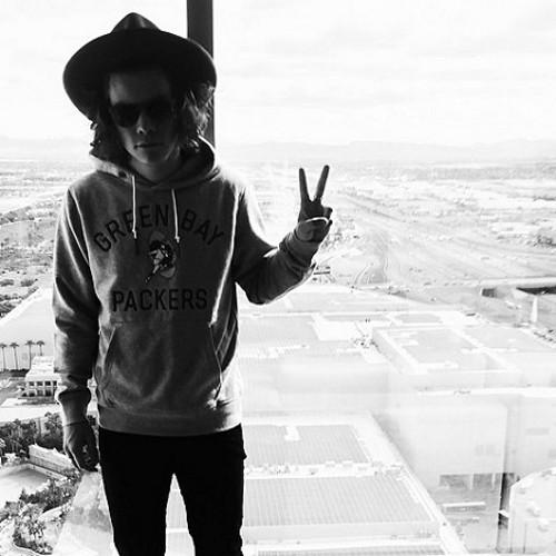 longhair_94's profile picture. You can't go to bed without a cup of tea.