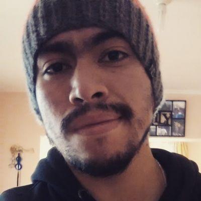 Robert0erazo's profile picture. Futbolista casi amateur,buen amigo y el peor enemigo,hincha de Colo Colo 28 años.Estudiante de gastronomia. Enamoradisimo de @fafabyfabiola . #soydonante