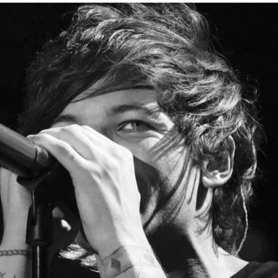 Vas happening boys? One day or another i am gonna meet my 5 boys! Uk,Ireland Directioner till i die|