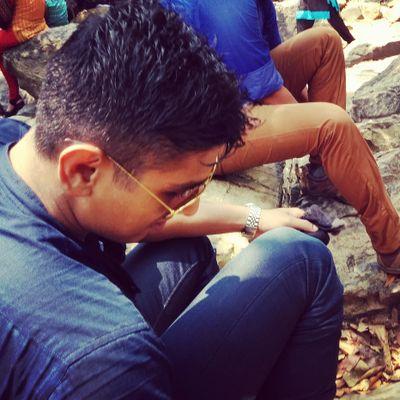 saket_sj's profile picture. …..