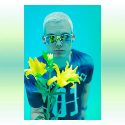 BlakeStarshard's profile picture. *・°☆ Visual Artist & Singer Songwriter ☆°・*