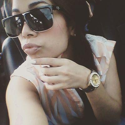 ~Quien te hace daño, te hace fuerte  Quien te critica te hace importante ,Quien te envidia te hace valiosos  3God is love