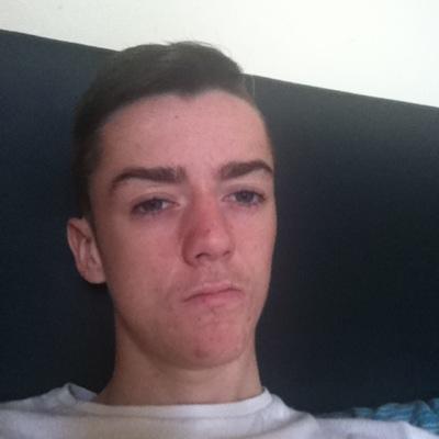18,Irish.. I like playing Video Games and Sports.. Im always down to do anything..
live life to the fullest
