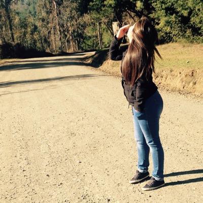 Estefani_Fonsi's profile picture. ¿Quien dijo que la vida sería fácil? La clave está en levantarse y seguir... :D #Yo'Disfrutando #FF #TVCh #SiguemeYTeSigo ;)