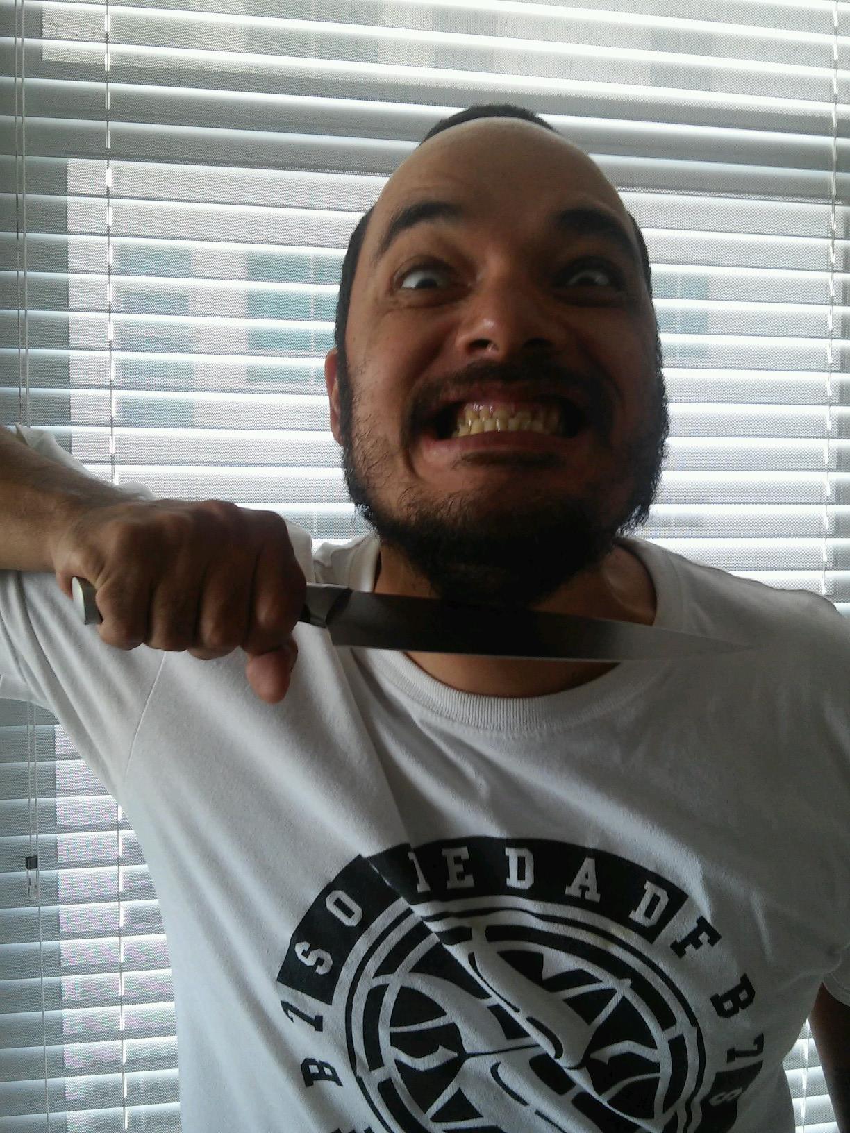 LaVitocueva's profile picture. Traductor y activista cultural. Miembro fundador, vocalista y letrista de Niquitown. Alérgico a guerra y autoritarismo. Con interés por estudios culturales