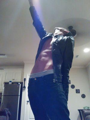New Singer-Songwriter,Dancer,Love To Box,17 Years Old,Have A Fiance,Have Four Beautiful Children,A Great Father & A Great Husband!!!!
