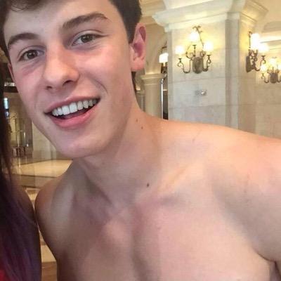 shawnrpguwo's profile picture. Lia Marie Johnson et Yasmine Stymest, toujours.