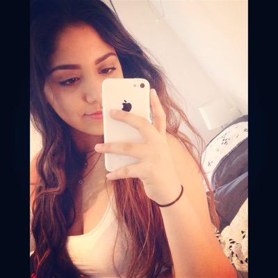 alishajain_'s profile picture. 17- London/Delhi