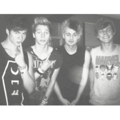 SOSLiveUpdates's profile picture. Live Updates On 5sos And Dm Giveaways