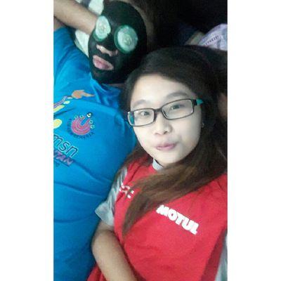 thiewkj's profile picture. I am hers.