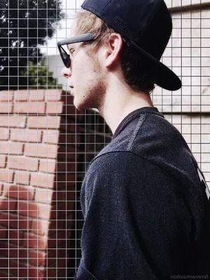 rainbowlukeyyy's profile picture. please follow @samlouieeee she had 1k but her account got hacked and she's trying to get them back!¡!