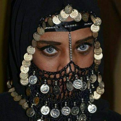 بنت عربية مصرية في وطن اللاجئين مش مناضلة أنا عندى نت ( فلسطين دائما وابداً) سلاما على روح ريحانة جباري مثيرة للشفقة