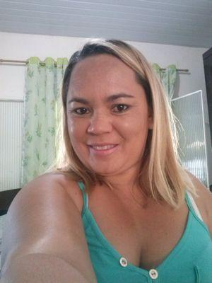 Luciana161102's profile picture. Adoro cantar e está na presença do Senhor Jesus!!!